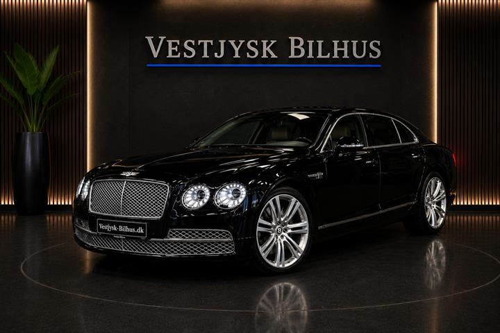 Sort Bentley Flying Spur fra 2015 set udefra