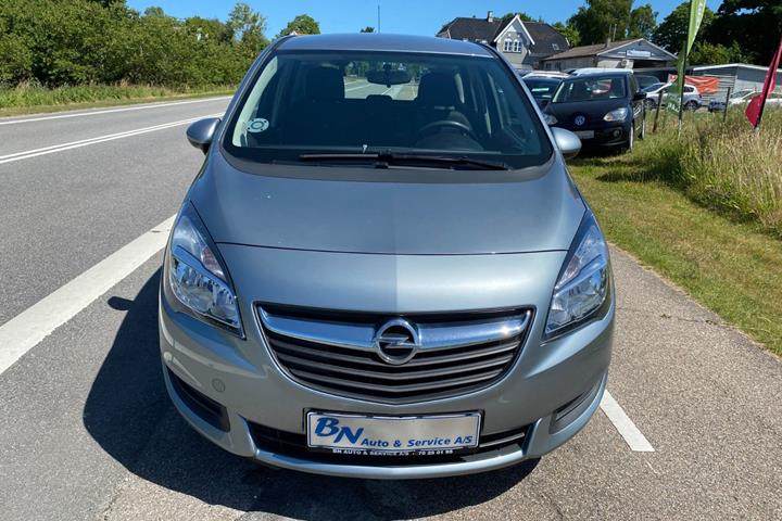 Blå Opel Meriva fra 2014