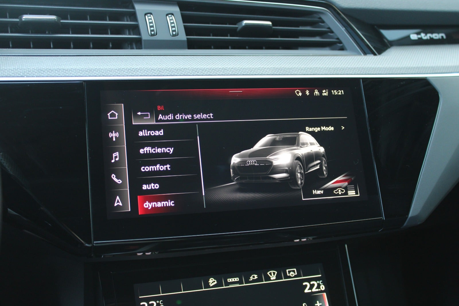 Grå Audi e-tron fra 2023