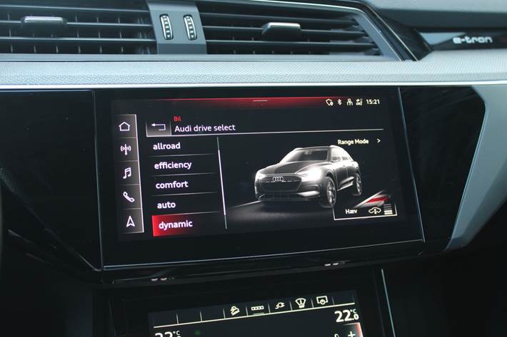 Grå Audi e-tron fra 2023