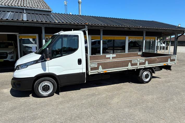 Hvid Iveco Daily fra 2023