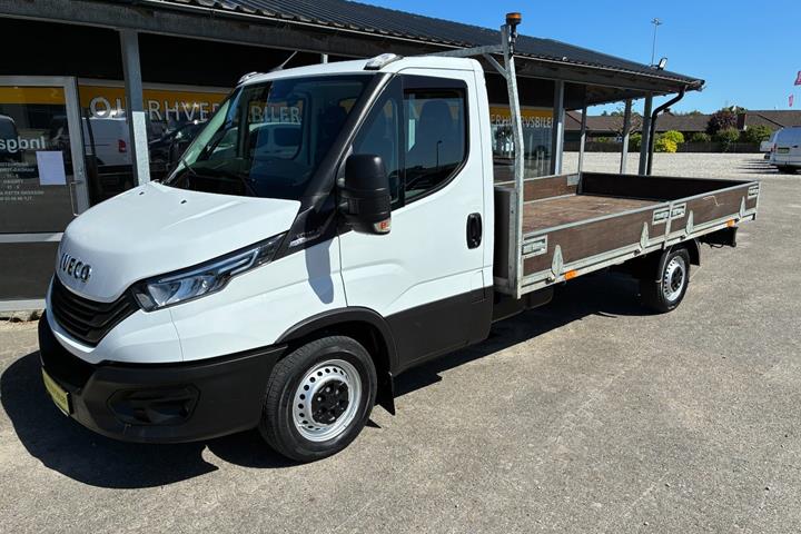 Hvid Iveco Daily fra 2023
