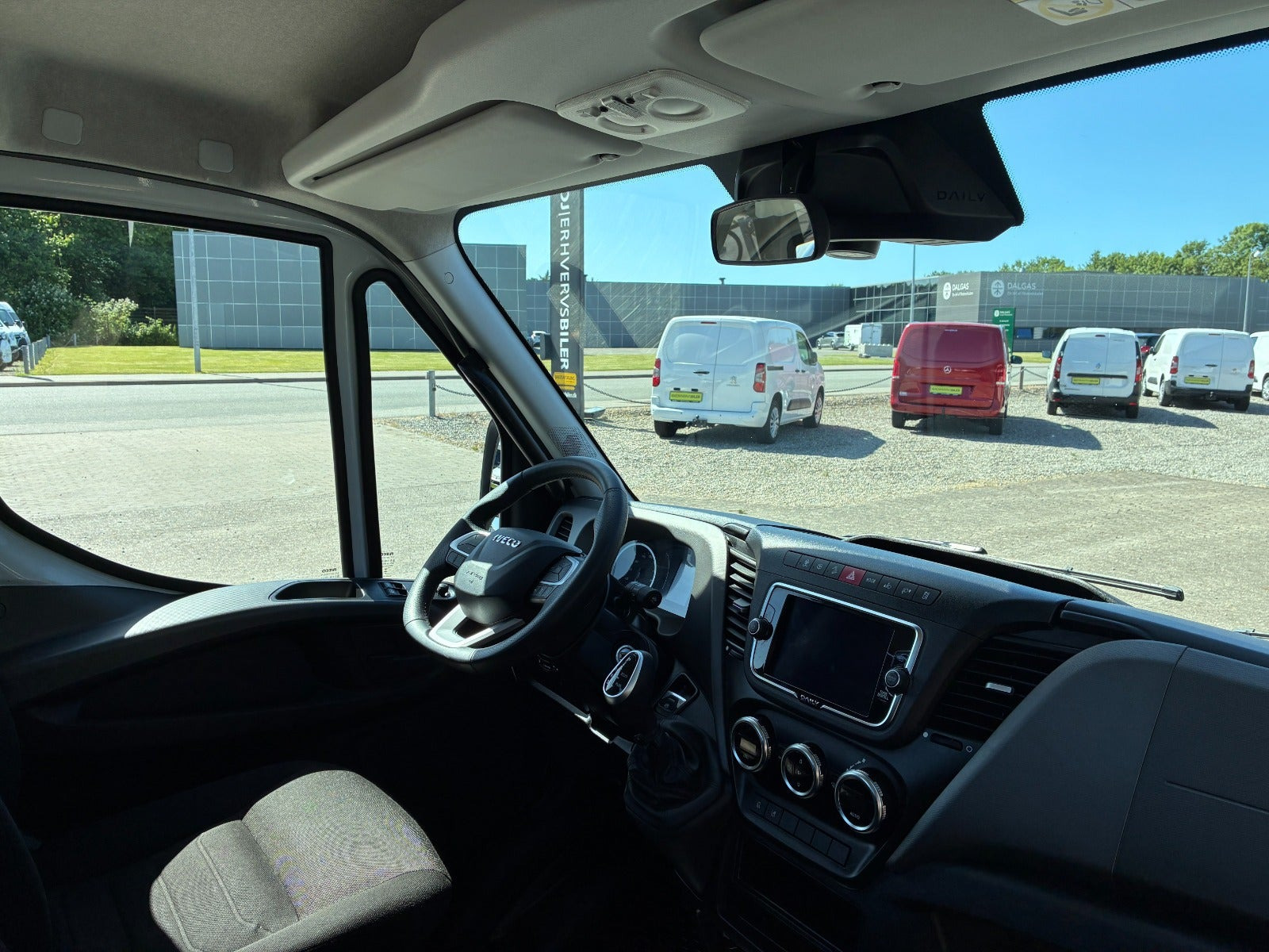Hvid Iveco Daily fra 2023