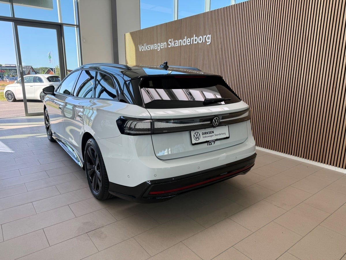 Hvid VW ID.7 fra 2026