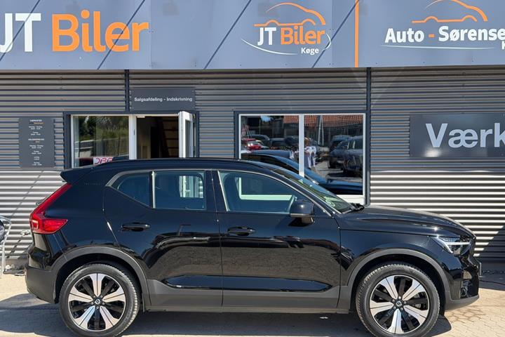 Sort Volvo XC40 fra 2023
