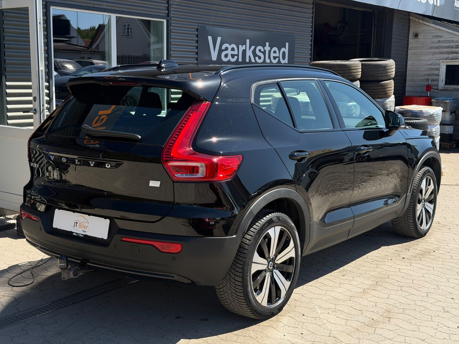 Sort Volvo XC40 fra 2023
