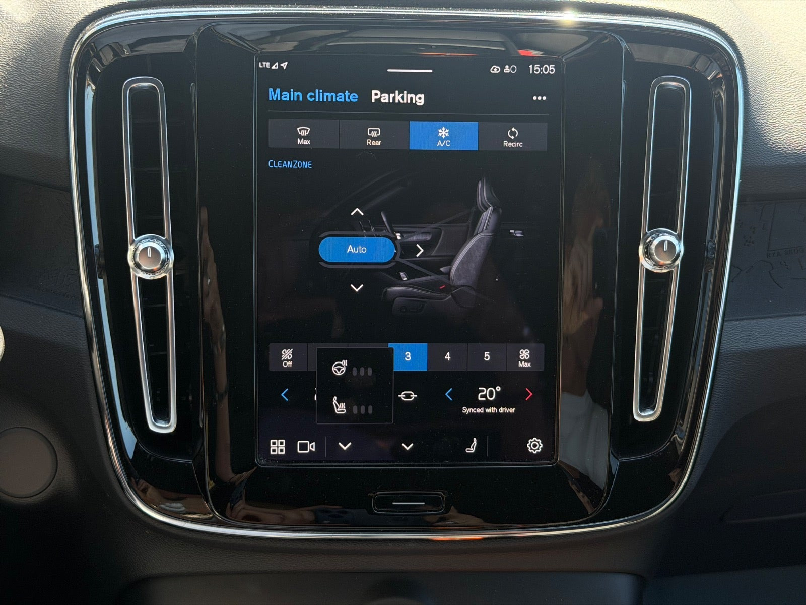 Sort Volvo XC40 fra 2023