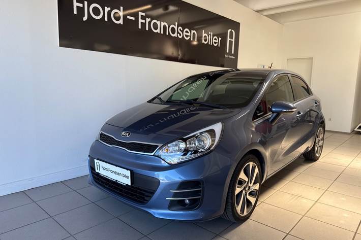 Blå Kia Rio fra 2016