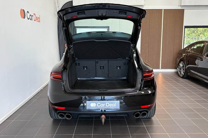 Sort Porsche Macan GTS fra 2017