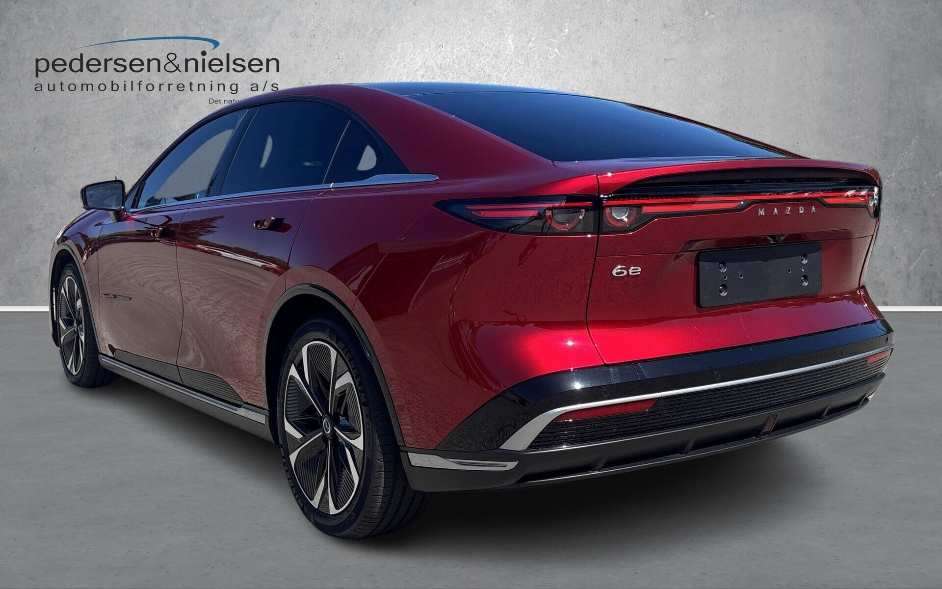 Rød Mazda 6e fra 2025