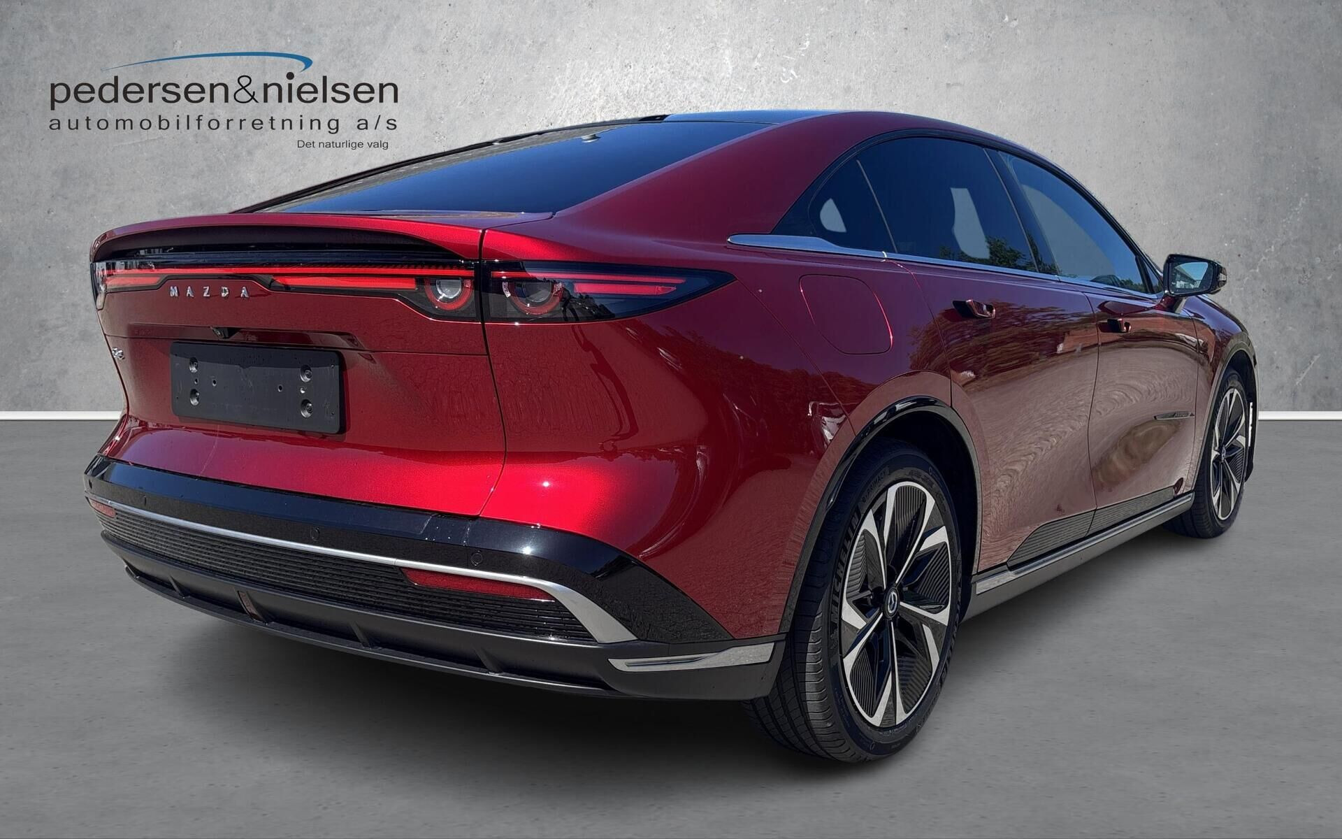 Rød Mazda 6e fra 2025