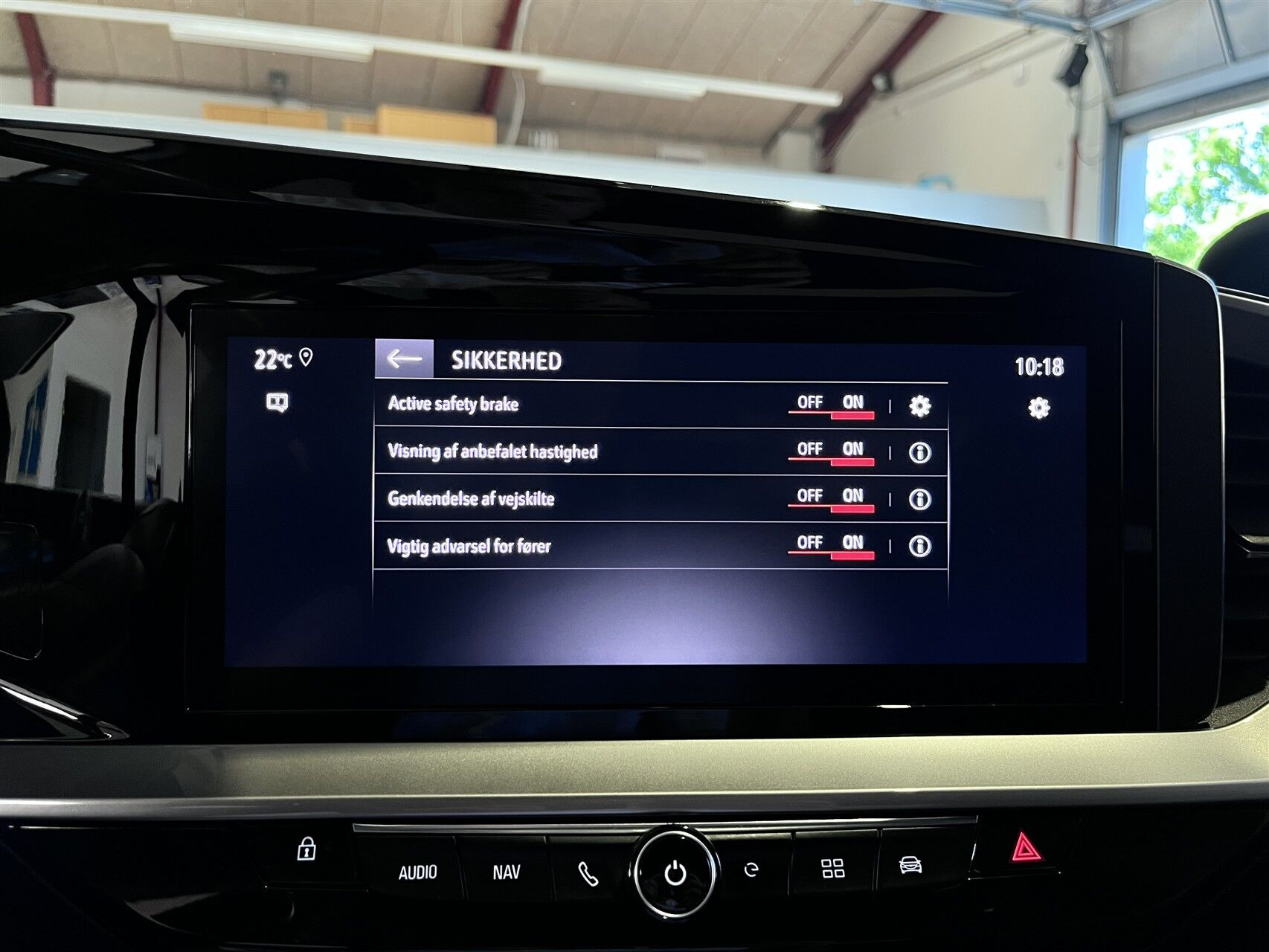 Hvid Opel Mokka-e fra 2021