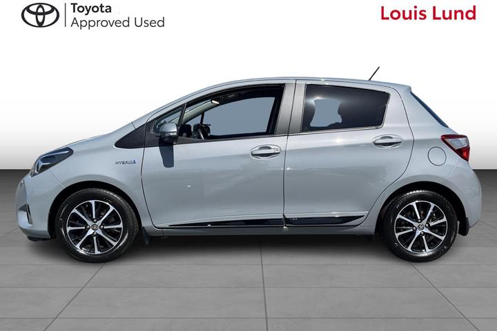 Grå Toyota Yaris fra 2018