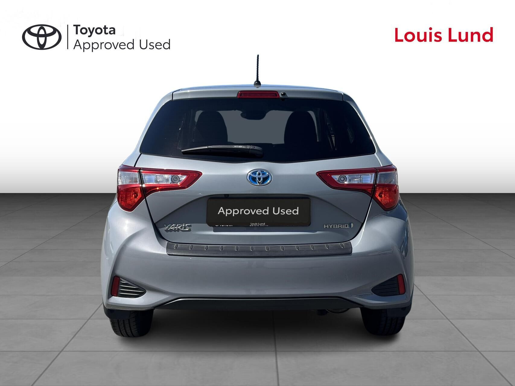 Grå Toyota Yaris fra 2018
