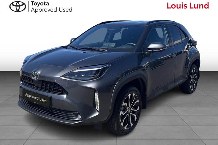 Grå Toyota Yaris Cross fra 2025 set udefra