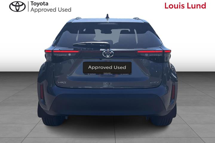 Grå Toyota Yaris Cross fra 2025