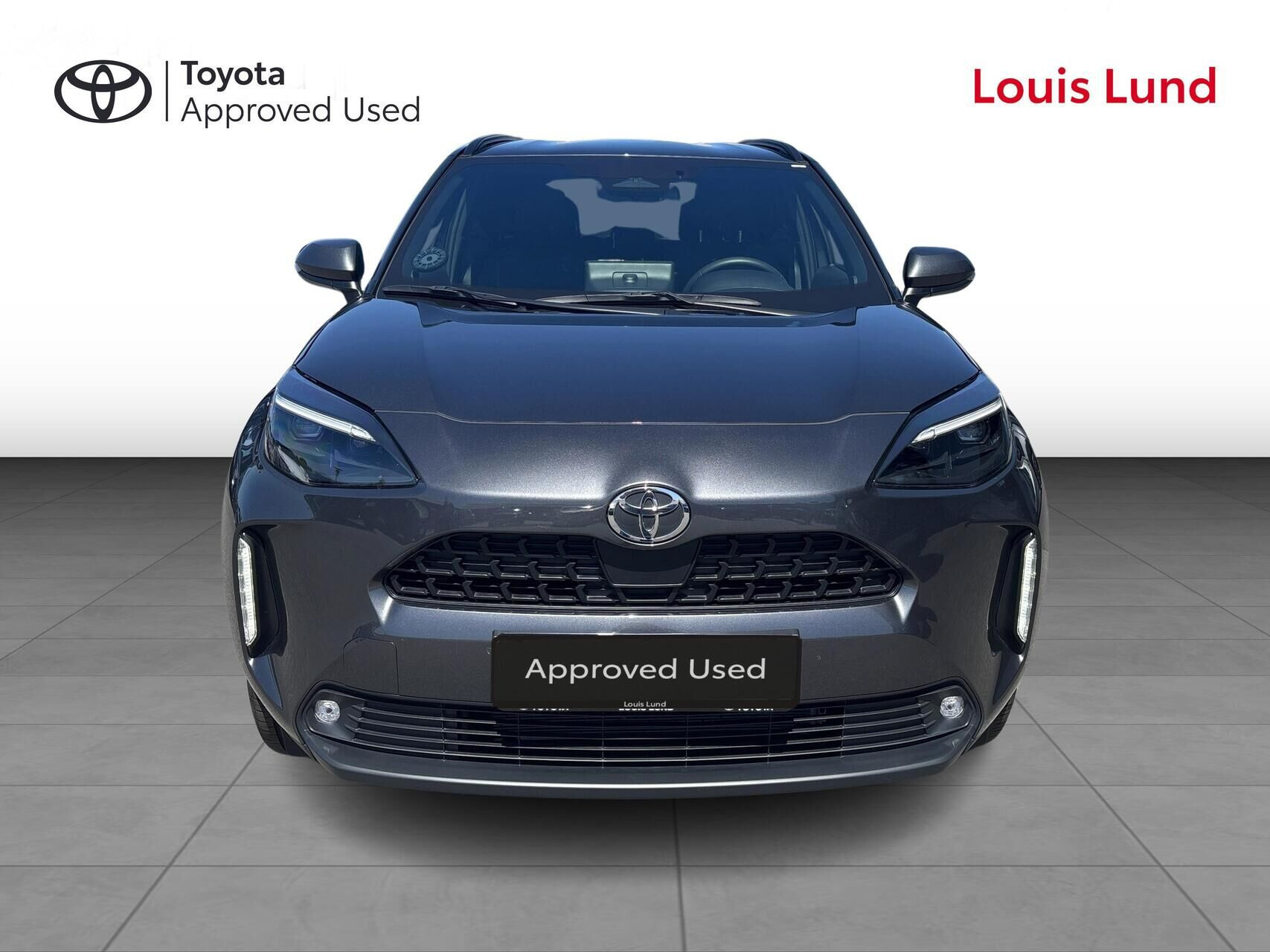 Grå Toyota Yaris Cross fra 2025