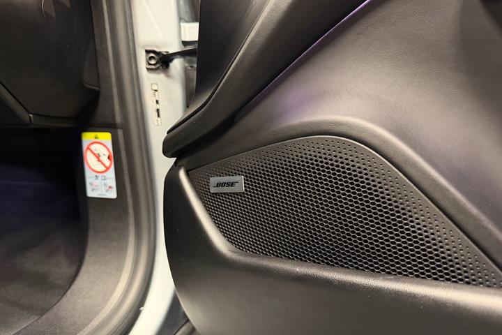 Grå Porsche Taycan fra 2021