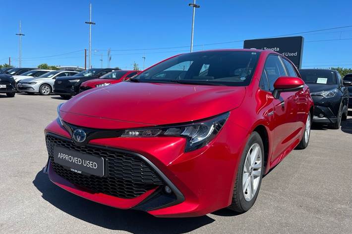 Rød Toyota Corolla fra 2020