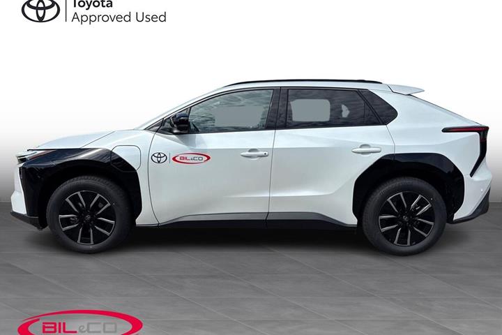 Hvid Toyota BZ4X fra 2026