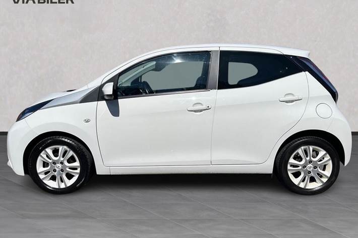 Hvid Toyota Aygo fra 2016