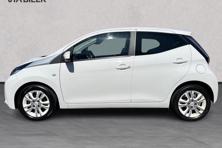 Hvid Toyota Aygo fra 2016