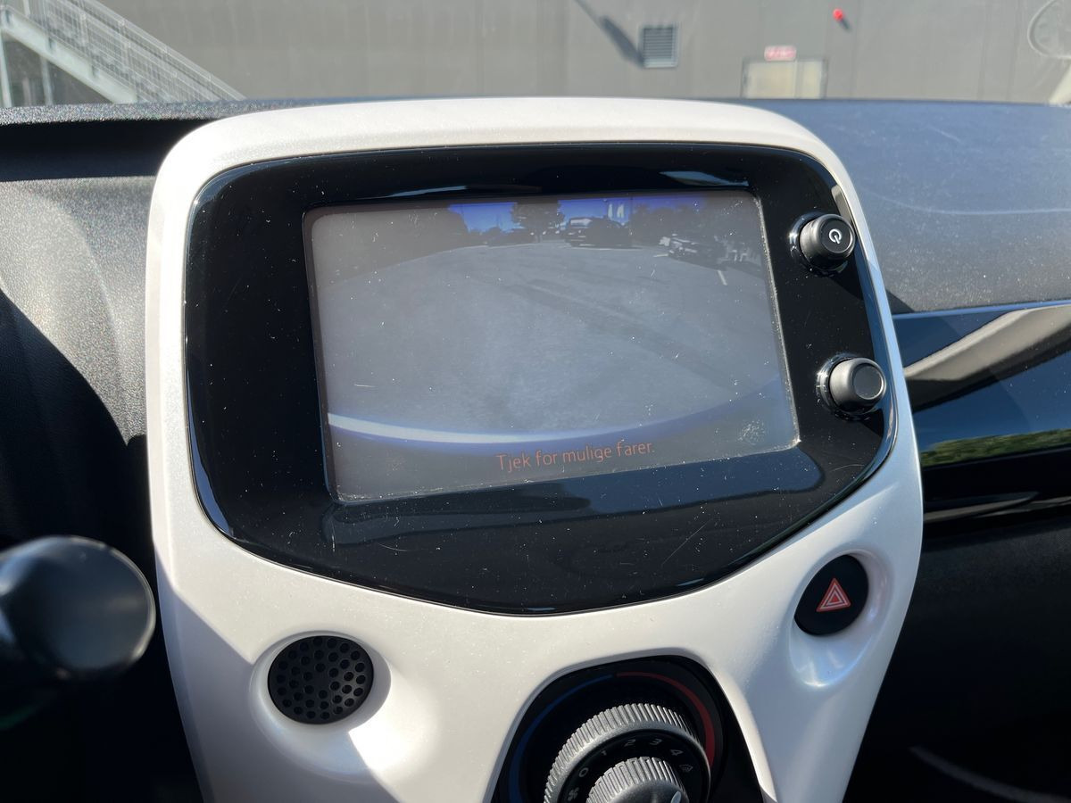 Hvid Toyota Aygo fra 2016