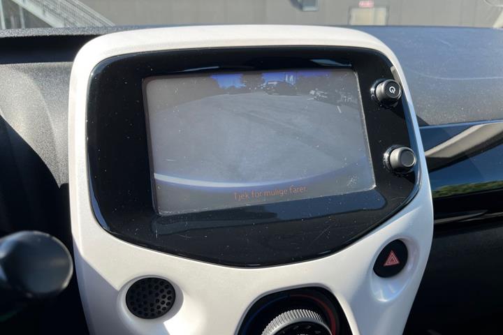 Hvid Toyota Aygo fra 2016
