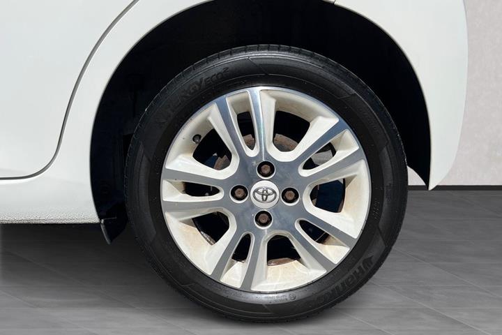 Hvid Toyota Aygo fra 2016