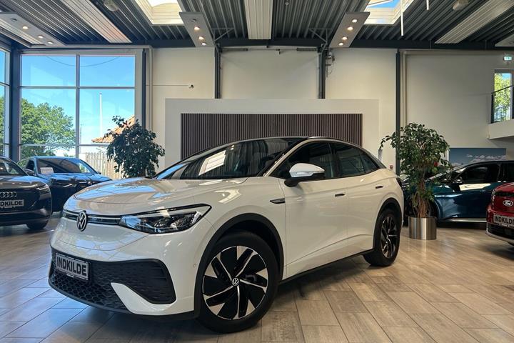 Hvid VW ID.5 fra 2022 set udefra