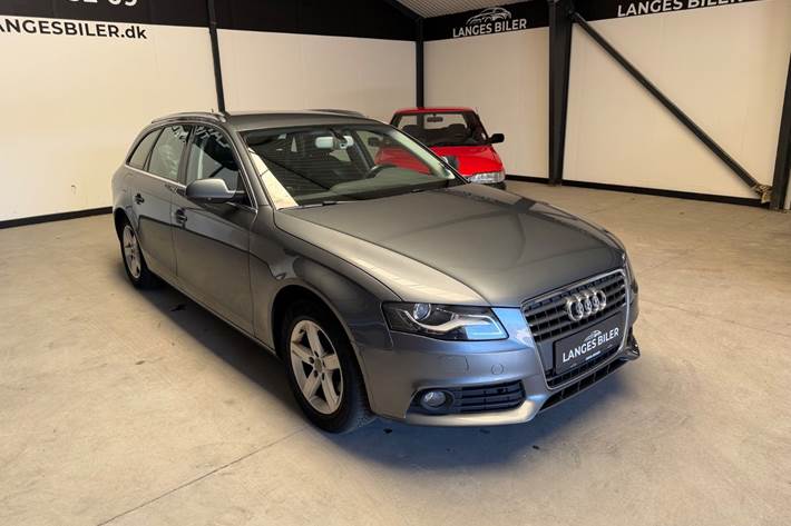Grå Audi A4 fra 2011