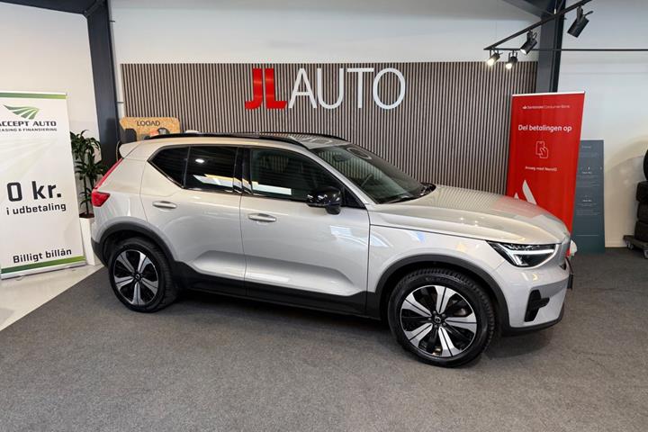 Orange Volvo XC40 fra 2023 set udefra
