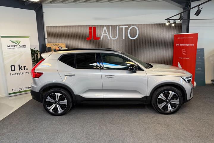 Orange Volvo XC40 fra 2023