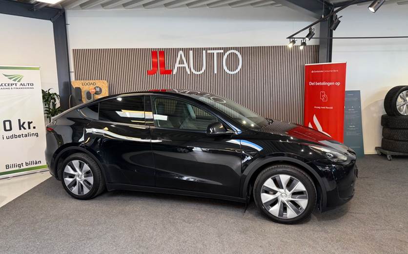 Tesla Model Y RWD