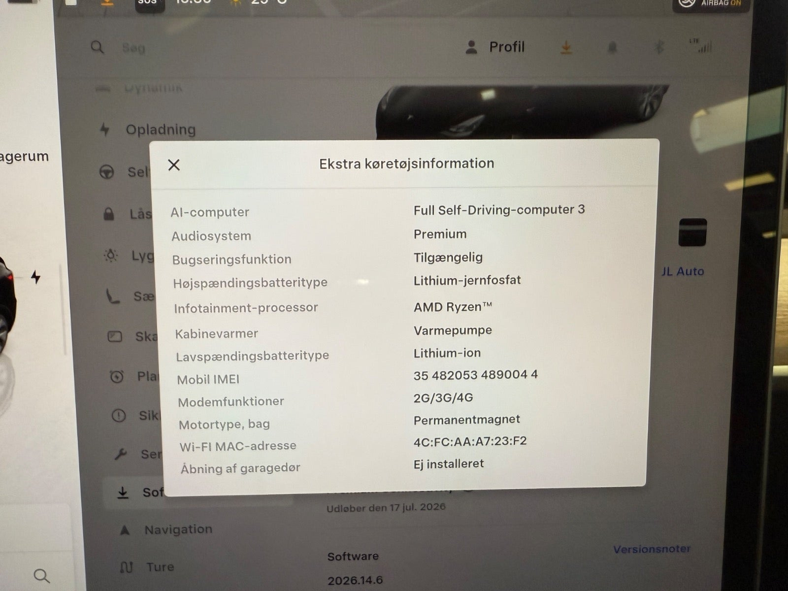 Sort Tesla Model Y fra 2023