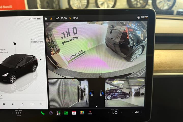 Sort Tesla Model Y fra 2023