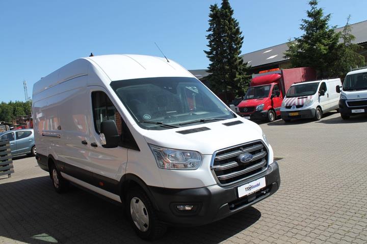 undefined Ford Transit 350 L4 Van fra 2022 set udefra