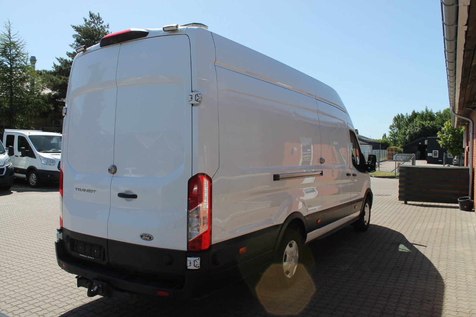 undefined Ford Transit 350 L4 Van fra 2022 set udefra