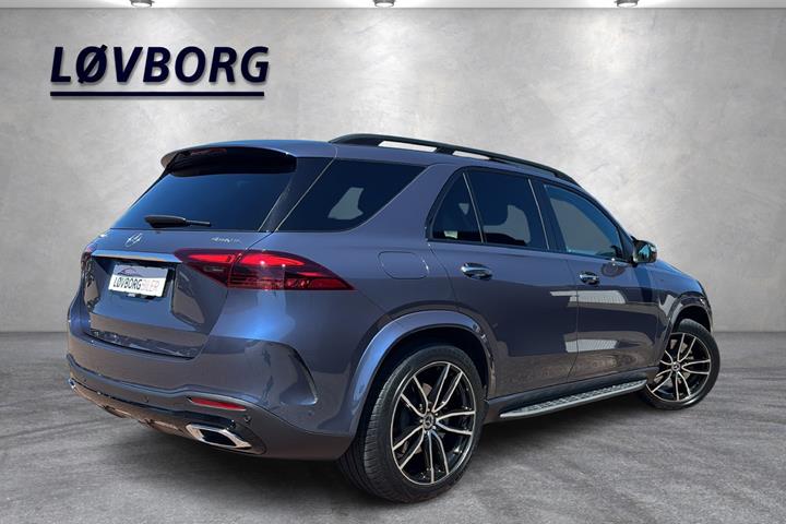 Blå Mercedes GLE350 de fra 2024