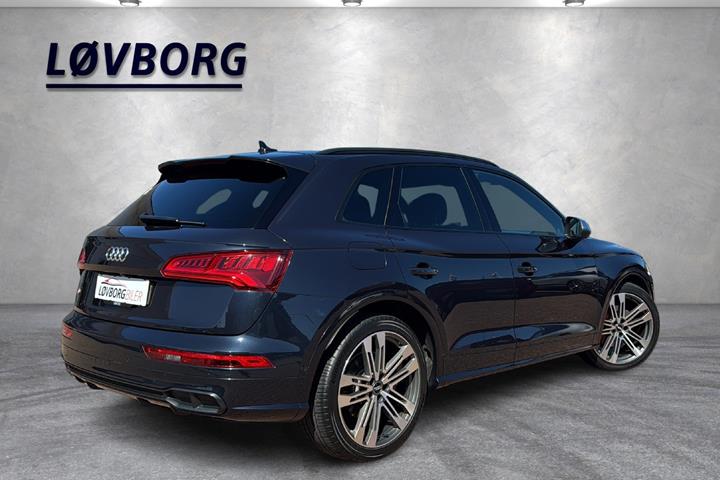 Blå Audi SQ5 fra 2017