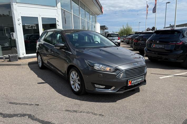Grå Ford Focus fra 2016