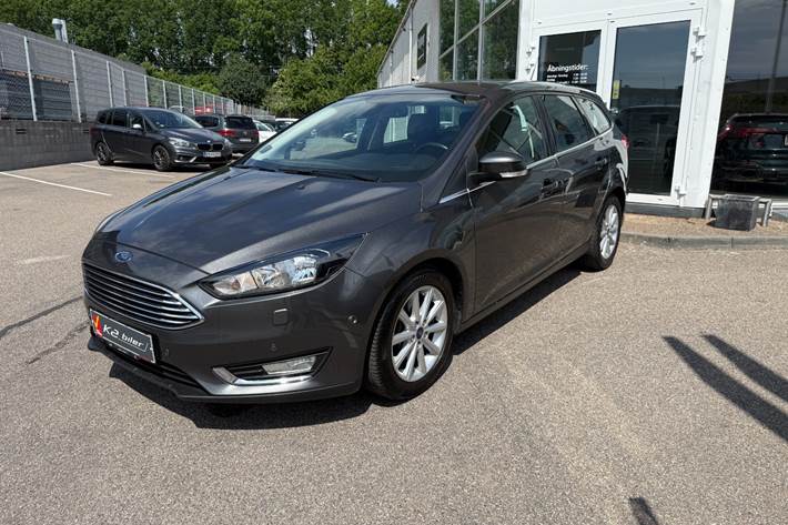 Grå Ford Focus fra 2016