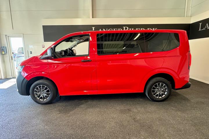 Rød VW e-Caravelle fra 2026