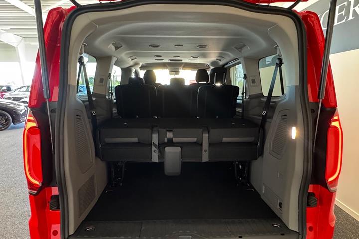 Rød VW e-Caravelle fra 2026