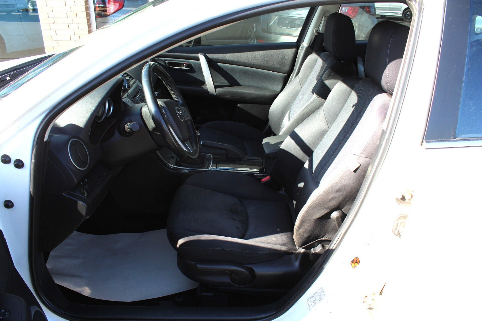 Hvid Mazda 6 fra 2008