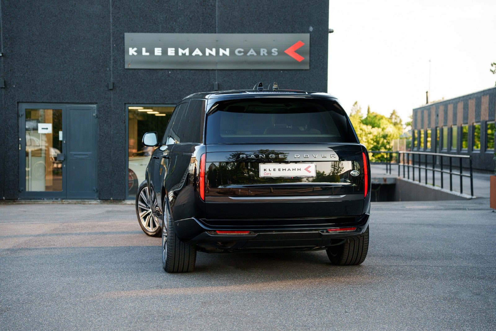 Sort Land Rover Range Rover fra 2023