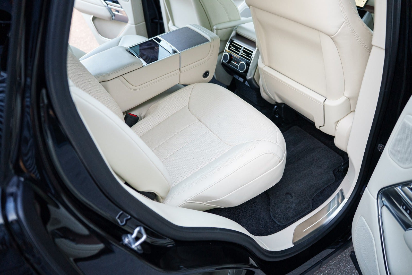 Sort Land Rover Range Rover fra 2023