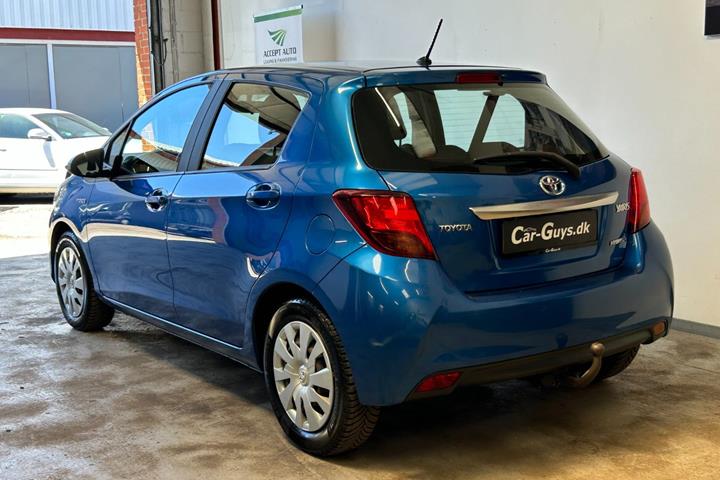 undefined Toyota Yaris fra 2015