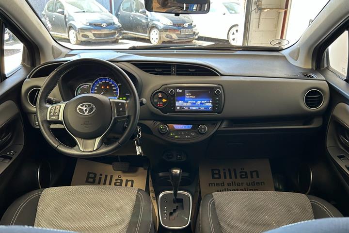 undefined Toyota Yaris fra 2015