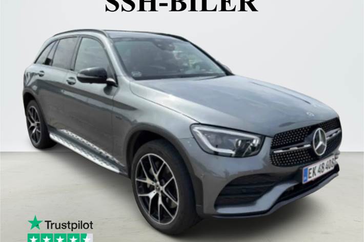 Grå Mercedes GLC300 de fra 2021